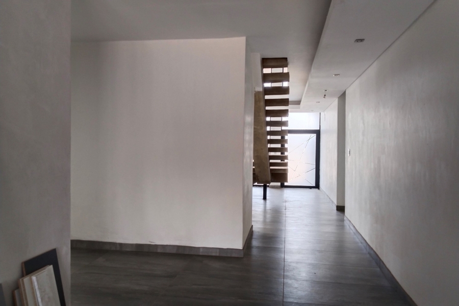7 Bedroom Property for Sale in Gateway Manor North West